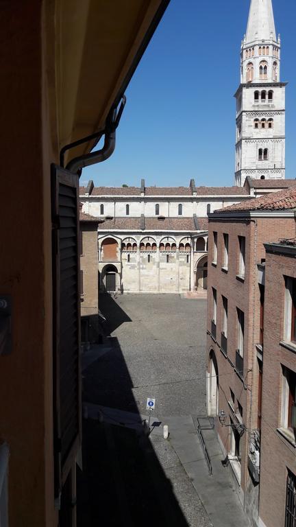 דירות מודנה Attico Del Duomo מראה חיצוני תמונה